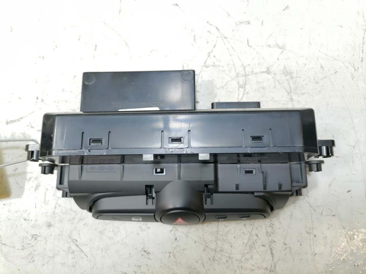 Hyundai IX20 Bj.2011 original Anzeige Uhr Display Armaturenbrett